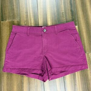 GAP Low Rise Purple Magenta Shorts 3" Inseam size 8 chino Pockets Belt Loops